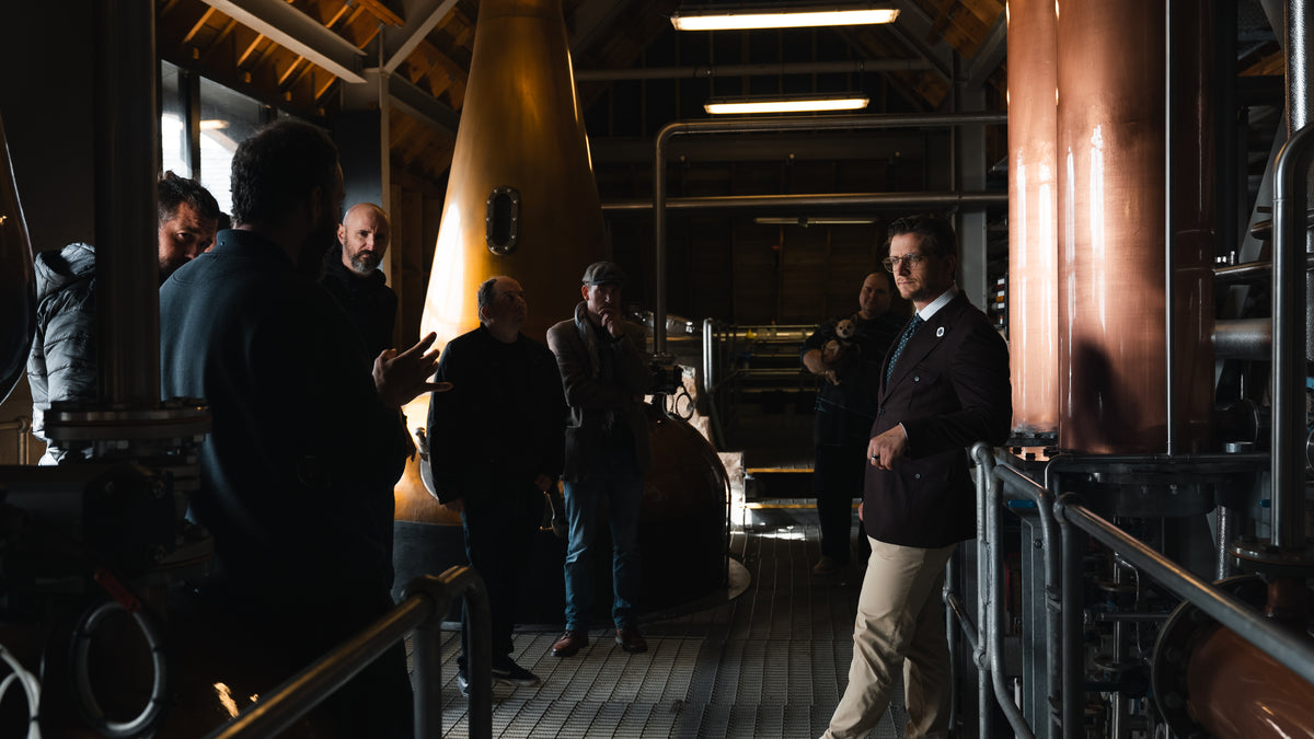 Les membres de la Guilde réunis autour du whisky