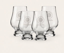 Illustration générée du lot de quatre verres gravés de la Guilde, sans coffret